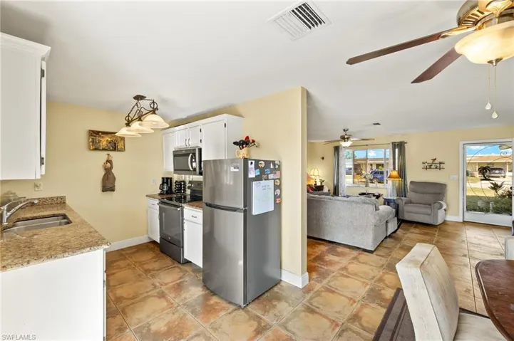 1024 NE Pine Island  LN, Cape Coral, FL 33909