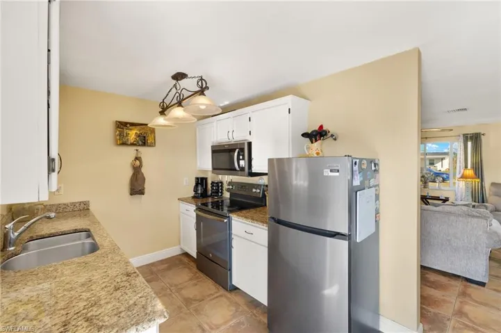 1024 NE Pine Island  LN, Cape Coral, FL 33909