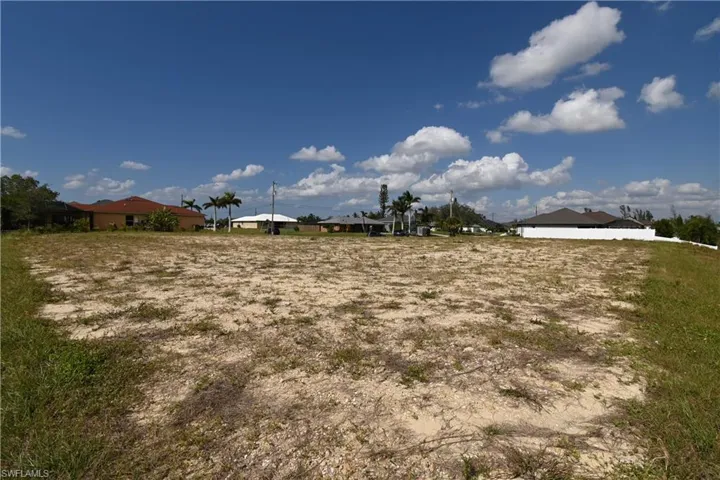 432 SW 22nd  ST, Cape Coral, FL 33991