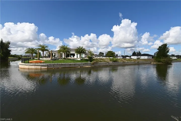 432 SW 22nd  ST, Cape Coral, FL 33991