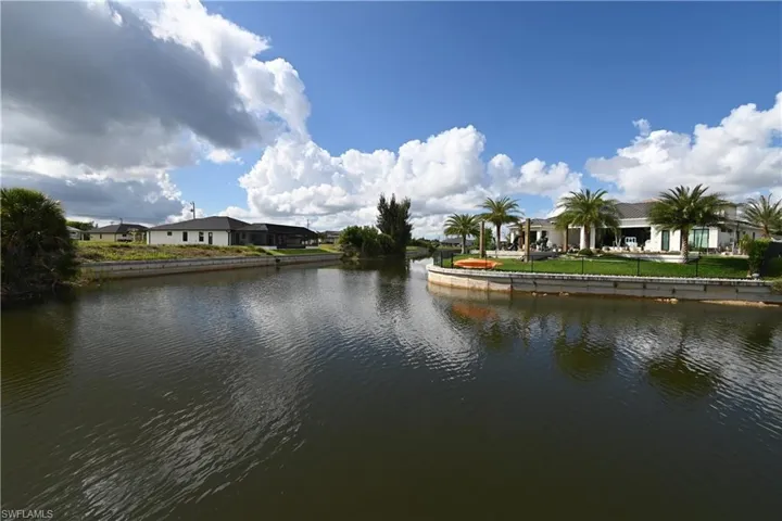 432 SW 22nd  ST, Cape Coral, FL 33991