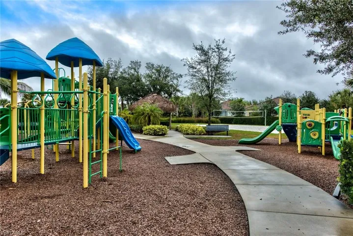 2612  Blossom  WAY, Naples, FL 34120