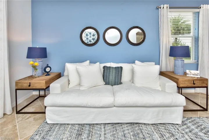 2612  Blossom  WAY, Naples, FL 34120