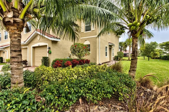 2612  Blossom  WAY, Naples, FL 34120