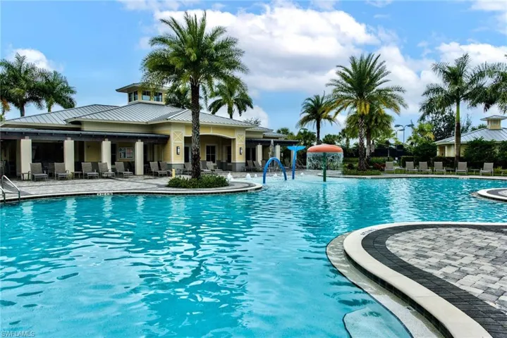 2612 Blossom Way, Naples, Florida 34120