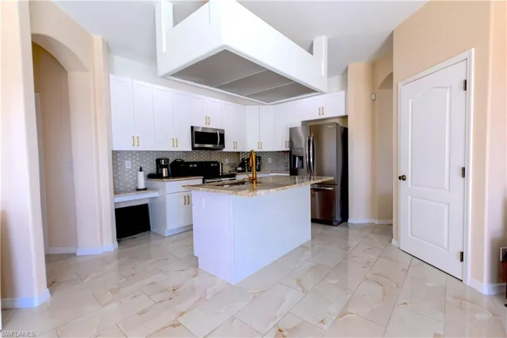 1414 Sw 18th St, Cape Coral, Florida 33991