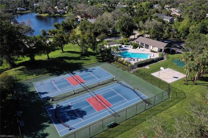 Pickelball/ Tennis Courts