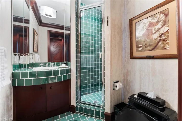 15  Casa Mar  LN, Naples, FL 34103