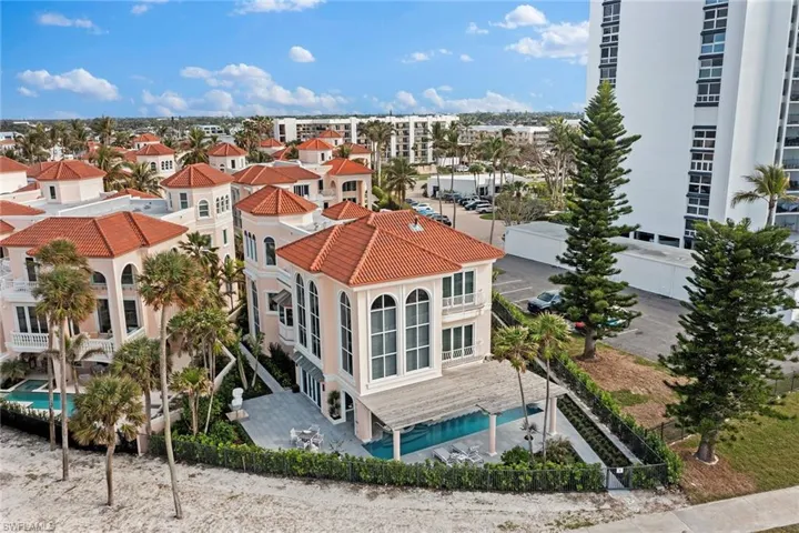 15  Casa Mar  LN, Naples, FL 34103