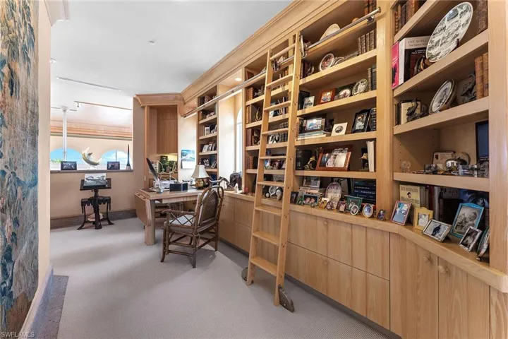 15  Casa Mar  LN, Naples, FL 34103