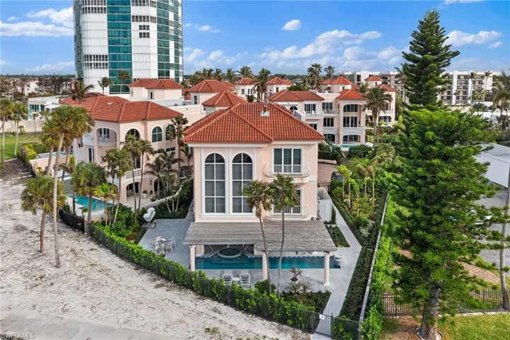 15  Casa Mar  LN, Naples, FL 34103