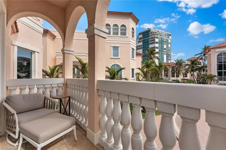 15  Casa Mar  LN, Naples, FL 34103