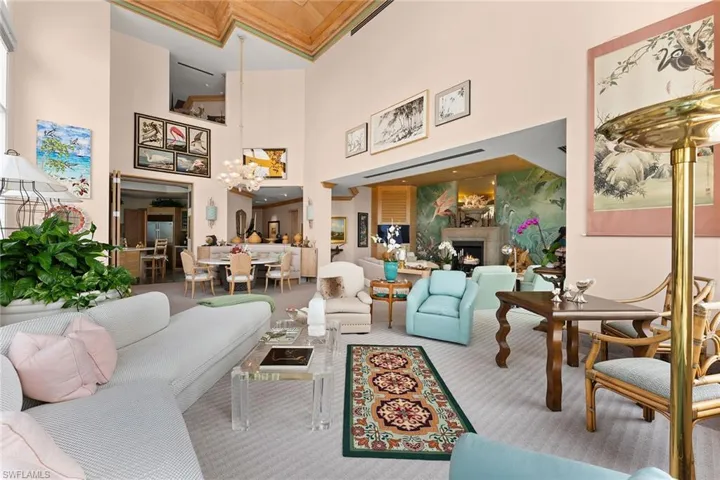 15  Casa Mar  LN, Naples, FL 34103