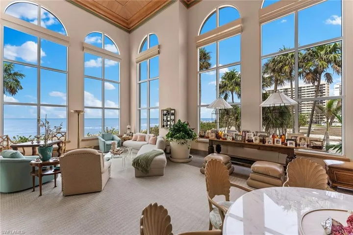 15  Casa Mar  LN, Naples, FL 34103