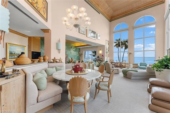 15  Casa Mar  LN, Naples, FL 34103