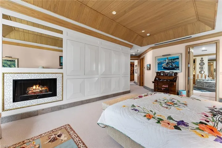 15  Casa Mar  LN, Naples, FL 34103