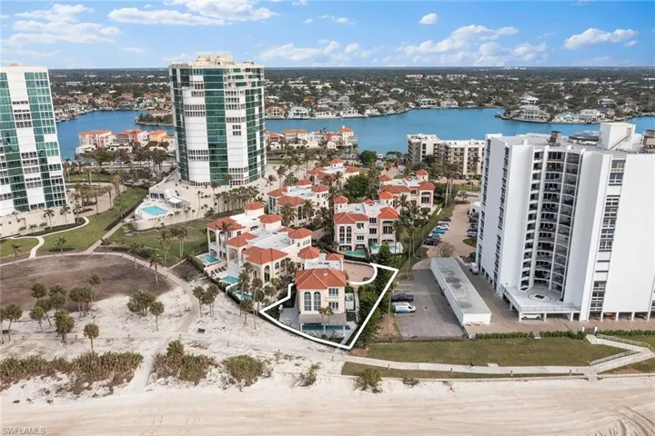 15  Casa Mar  LN, Naples, FL 34103