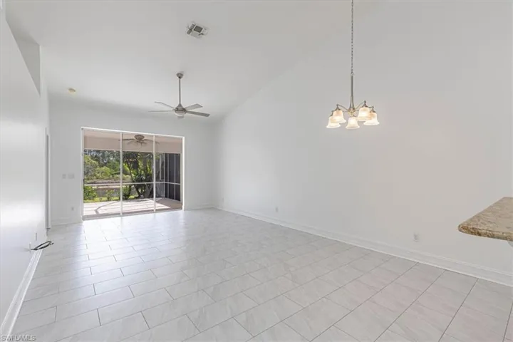 5446 Whitten Dr 19, Naples, Florida 34104