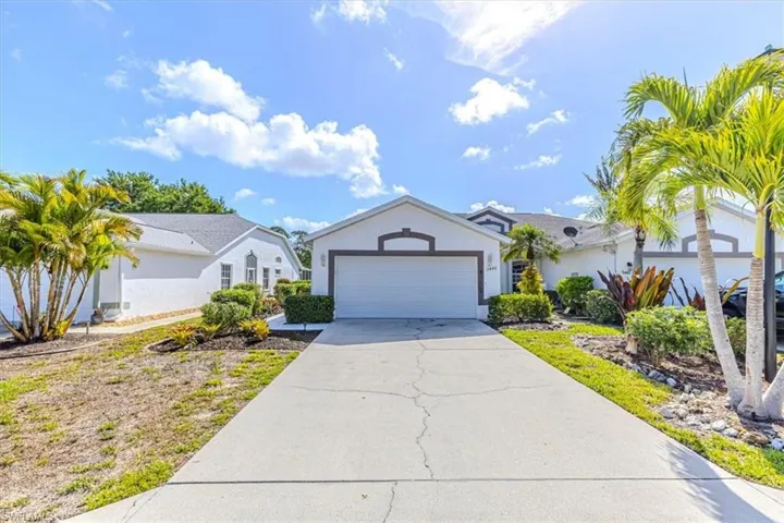 5446 Whitten Dr 19, Naples, Florida 34104