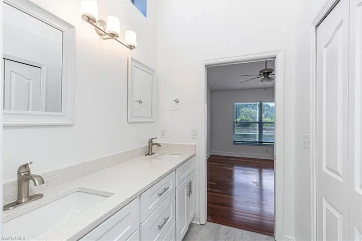 5446 Whitten Dr 19, Naples, Florida 34104