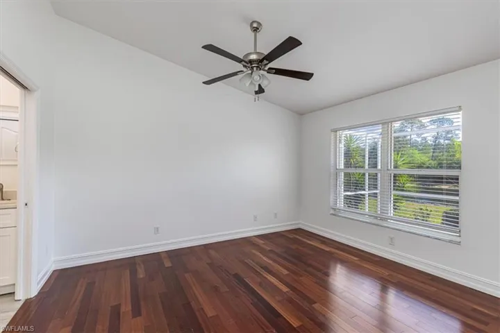 5446 Whitten Dr 19, Naples, Florida 34104