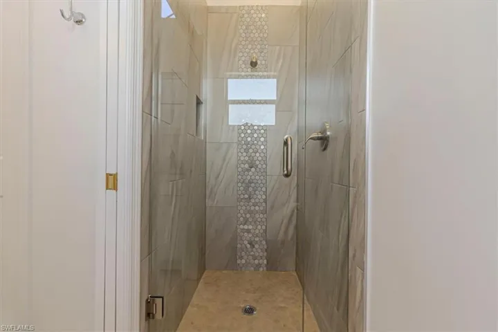 5446 Whitten Dr 19, Naples, Florida 34104