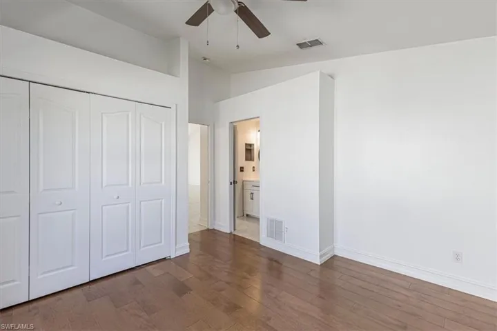 5446 Whitten Dr 19, Naples, Florida 34104
