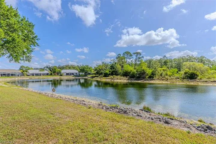 5446 Whitten Dr 19, Naples, Florida 34104
