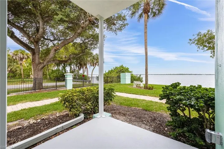 3225 E Riverside Dr 51e, Fort Myers, Florida 33916