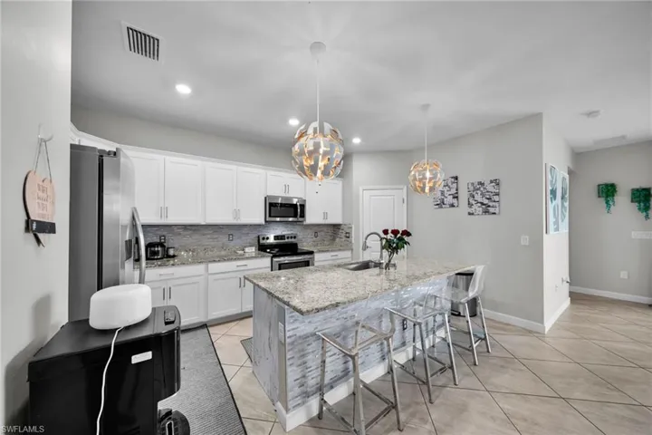 13846  Pine Lodge  LN, Fort Myers, FL 33913