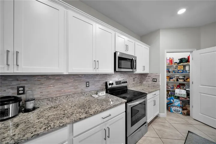 13846  Pine Lodge  LN, Fort Myers, FL 33913