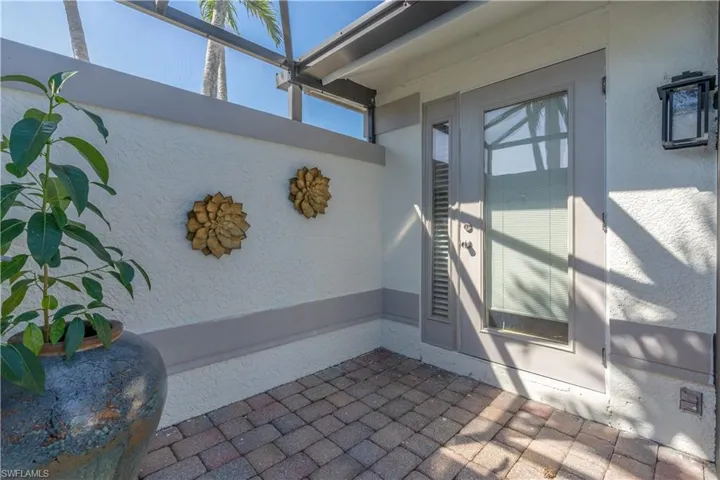 Screened Entry Patio