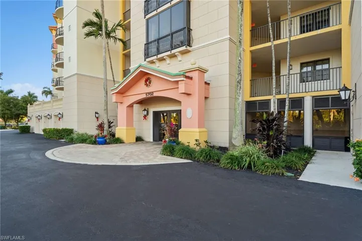 5702 Cape Harbour Dr 102, Cape Coral, Florida 33914
