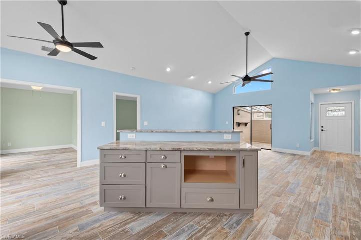 Living room & Kitchen