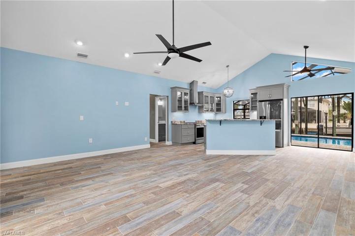 Living room & Kitchen