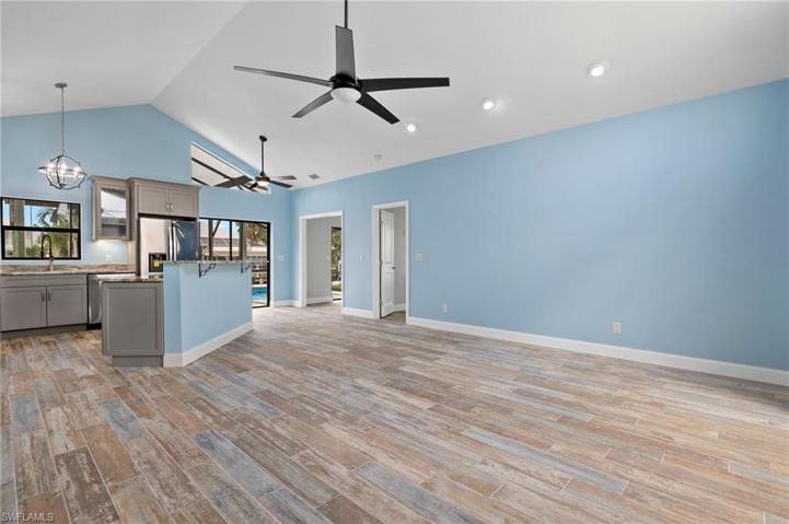 Living room & Kitchen