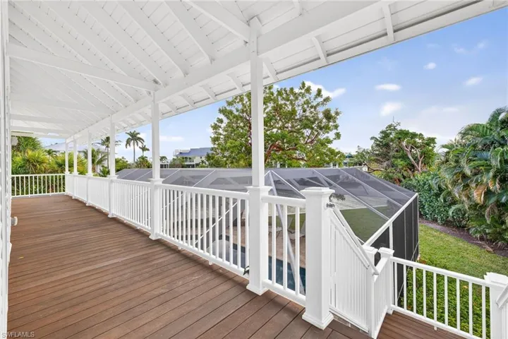 Deck with a lanai