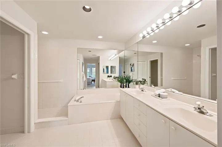 8291 Grand Palm Dr 2, Estero, Florida 33967