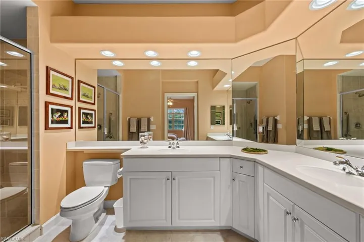 8641 Piazza Del Lago Cir 201, Estero, Florida 33928