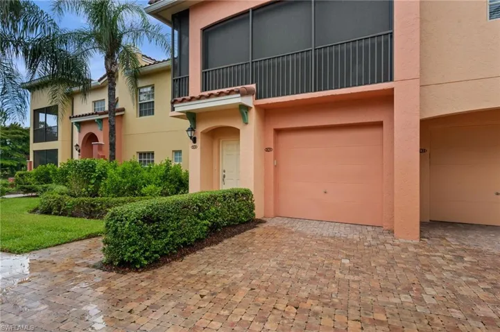 8641 Piazza Del Lago Cir 201, Estero, Florida 33928