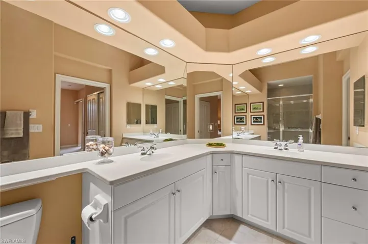 8641 Piazza Del Lago Cir 201, Estero, Florida 33928