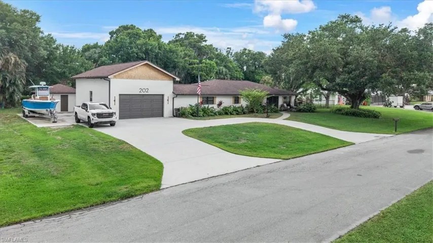 202 Ridgewood Ave, Clewiston, Florida 33440