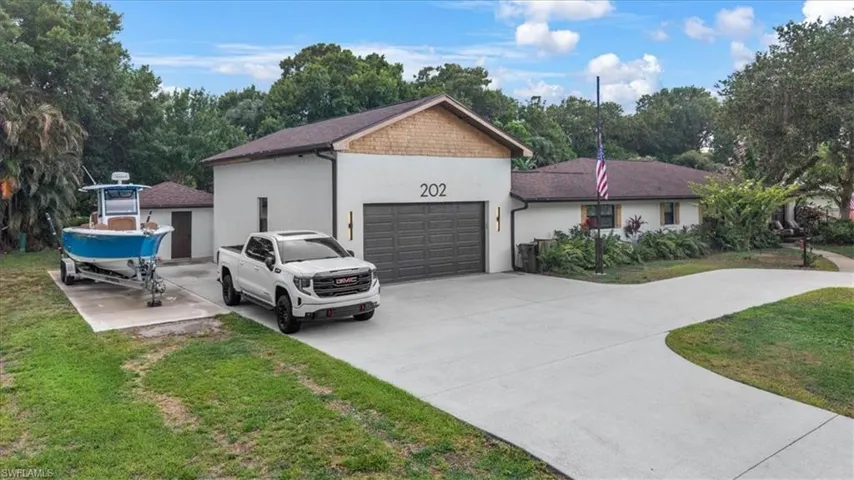 202 Ridgewood Ave, Clewiston, Florida 33440
