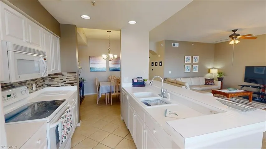 2730  Cypress Trace  CIR, Naples, FL 34119