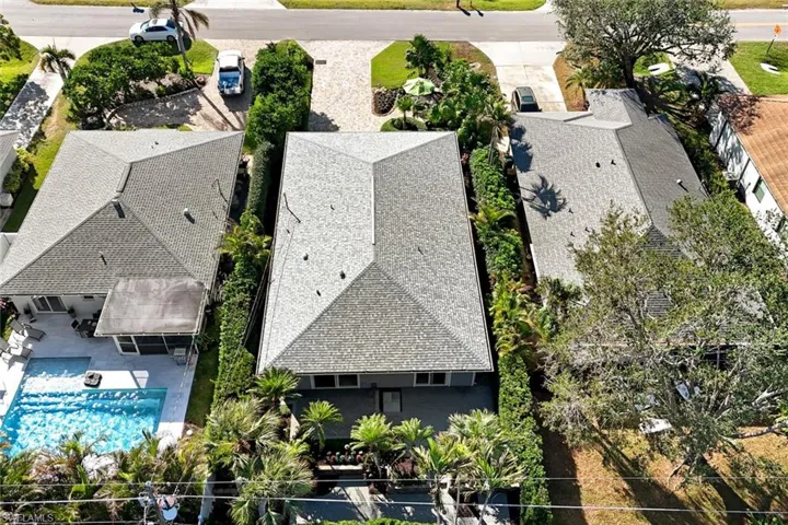 2020 Roof and well maintained home