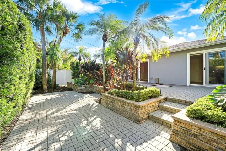 Rear multi level seating and entertaining areas