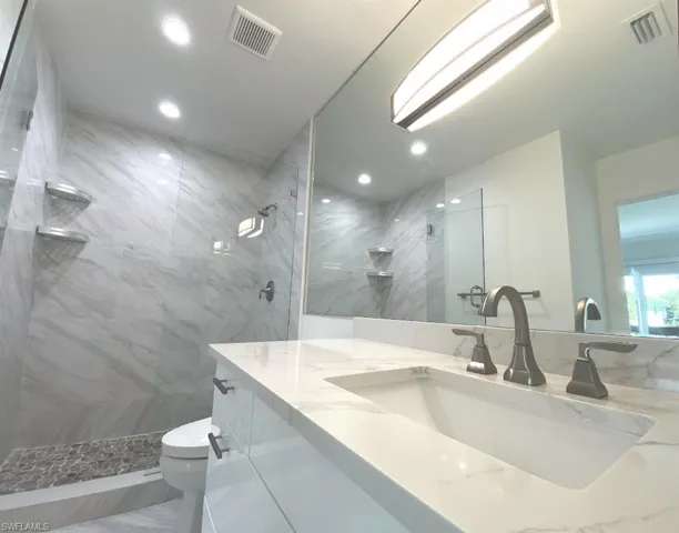 995 9th Ave S 4, Naples, Florida 34102