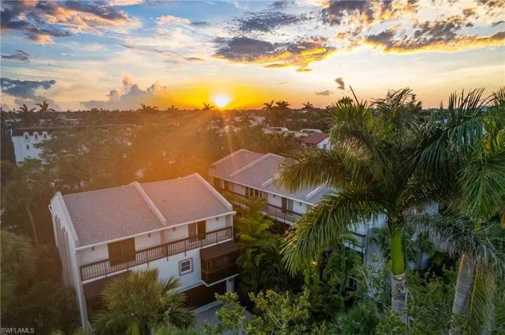 995 9th Ave S 4, Naples, Florida 34102