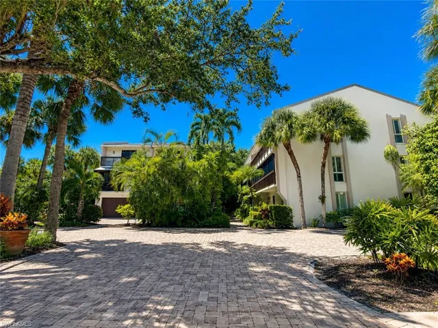NAPLES MARINA VILLAS