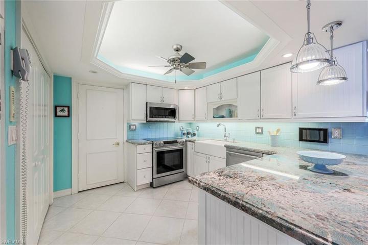Updated kitchen ready to enjoy!